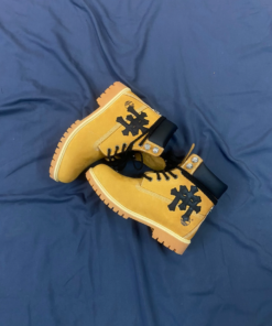 Chloe Kimberly-Claire's Timberland Yellow Boots and Martin Boots