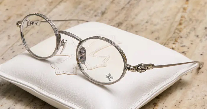Alternative view of Glasses