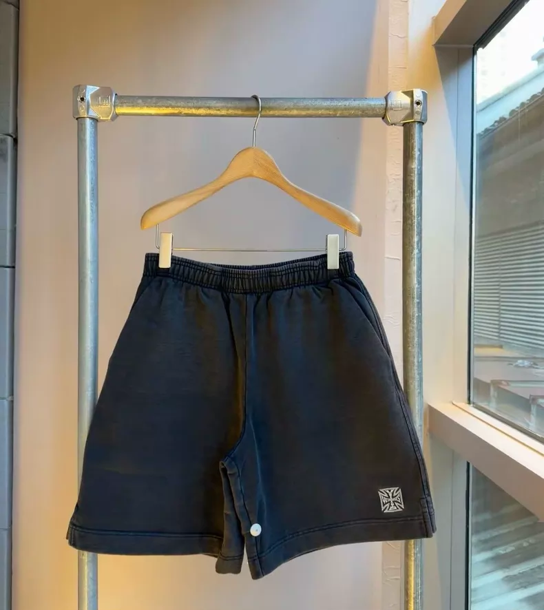 VETEMENTS