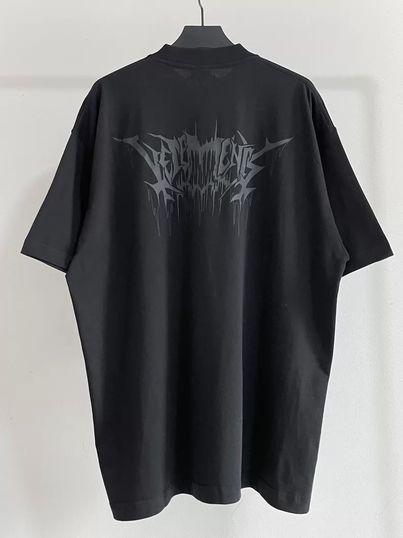 Alternative view of VETEMENTS