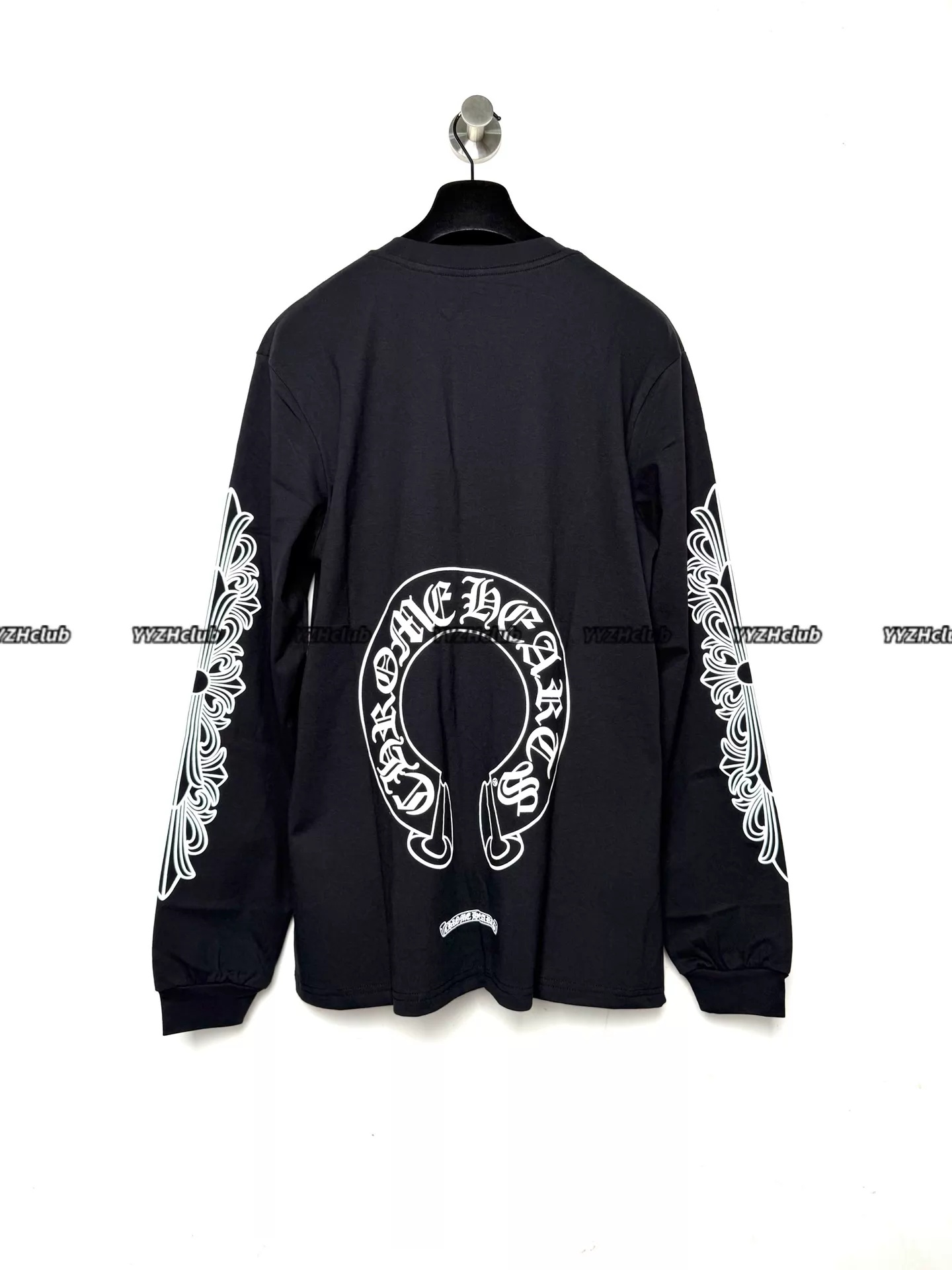 Alternative view of ch Horseshoe pocket print, long-sleeved T-shirt with unicorn arm design
