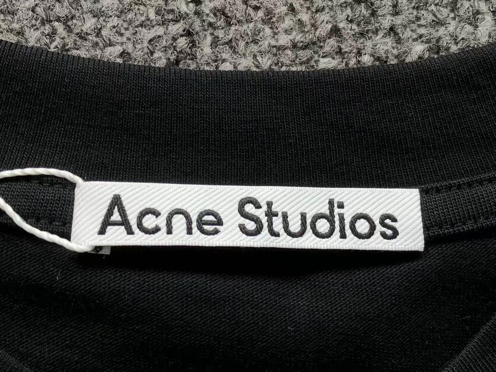Alternative view of clothing