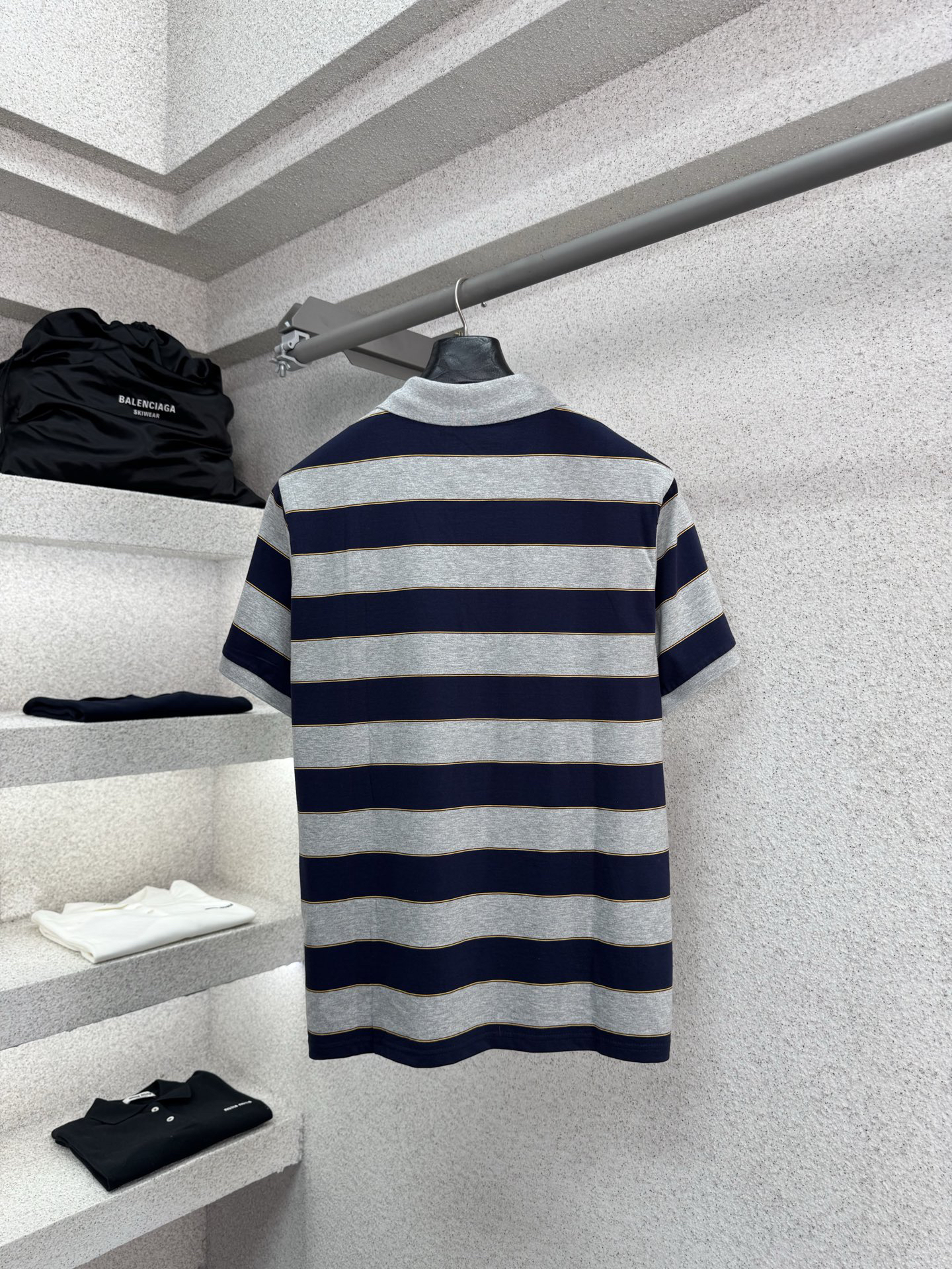 Alternative view of miumiu