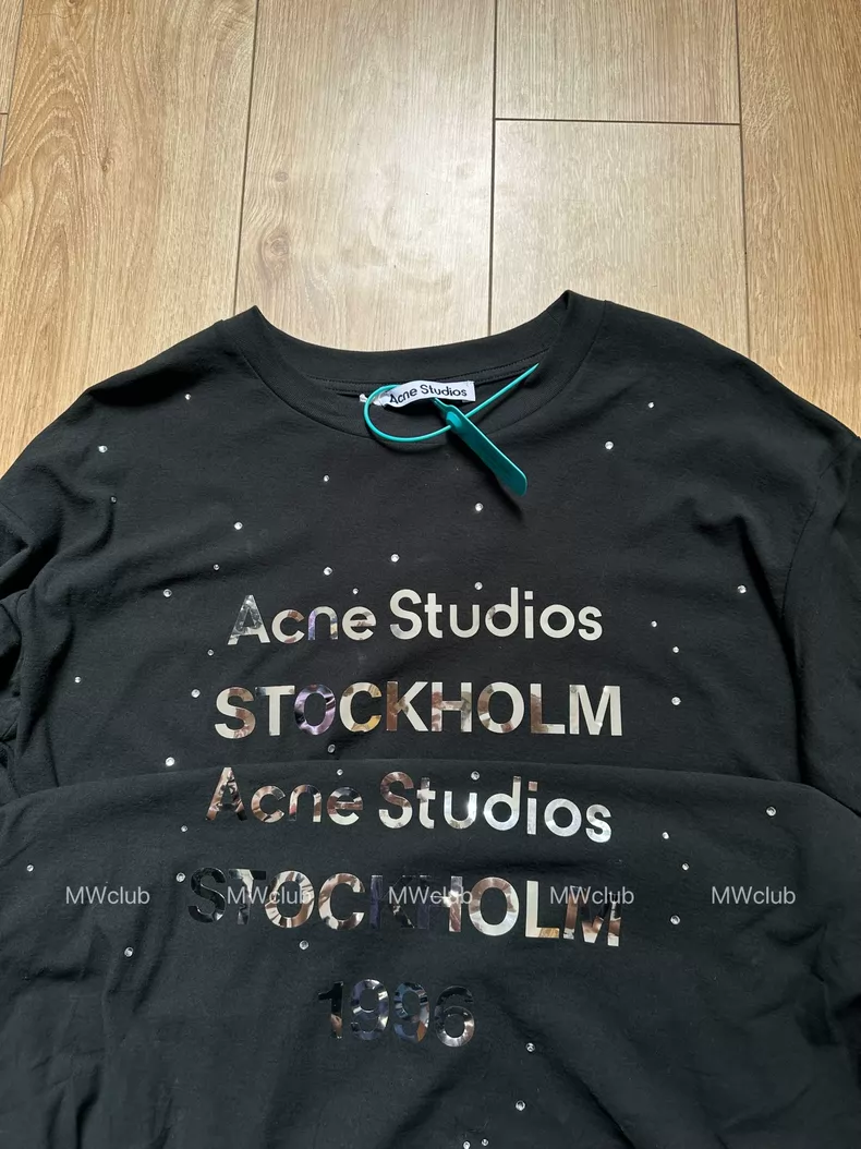 Alternative view of clothing