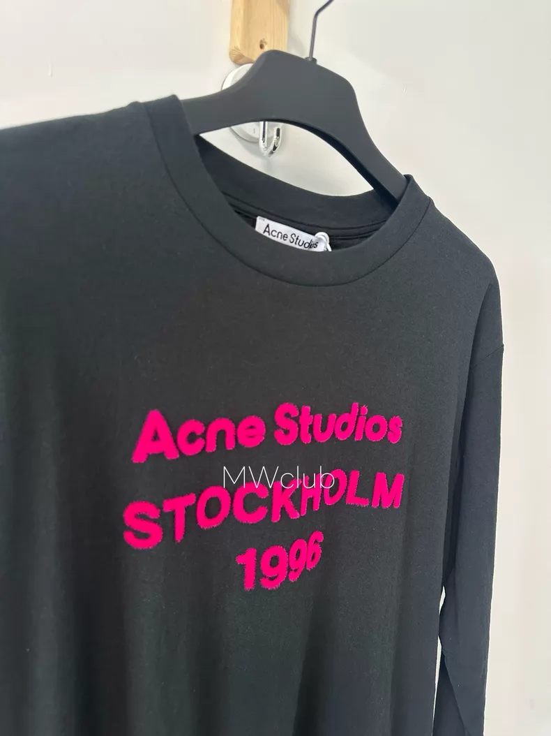 Alternative view of clothing