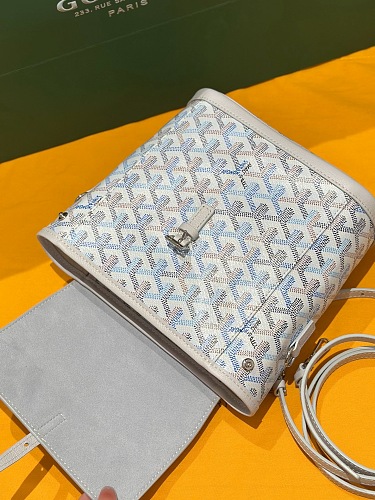 Alternative view of bag