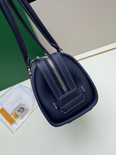 Alternative view of bag