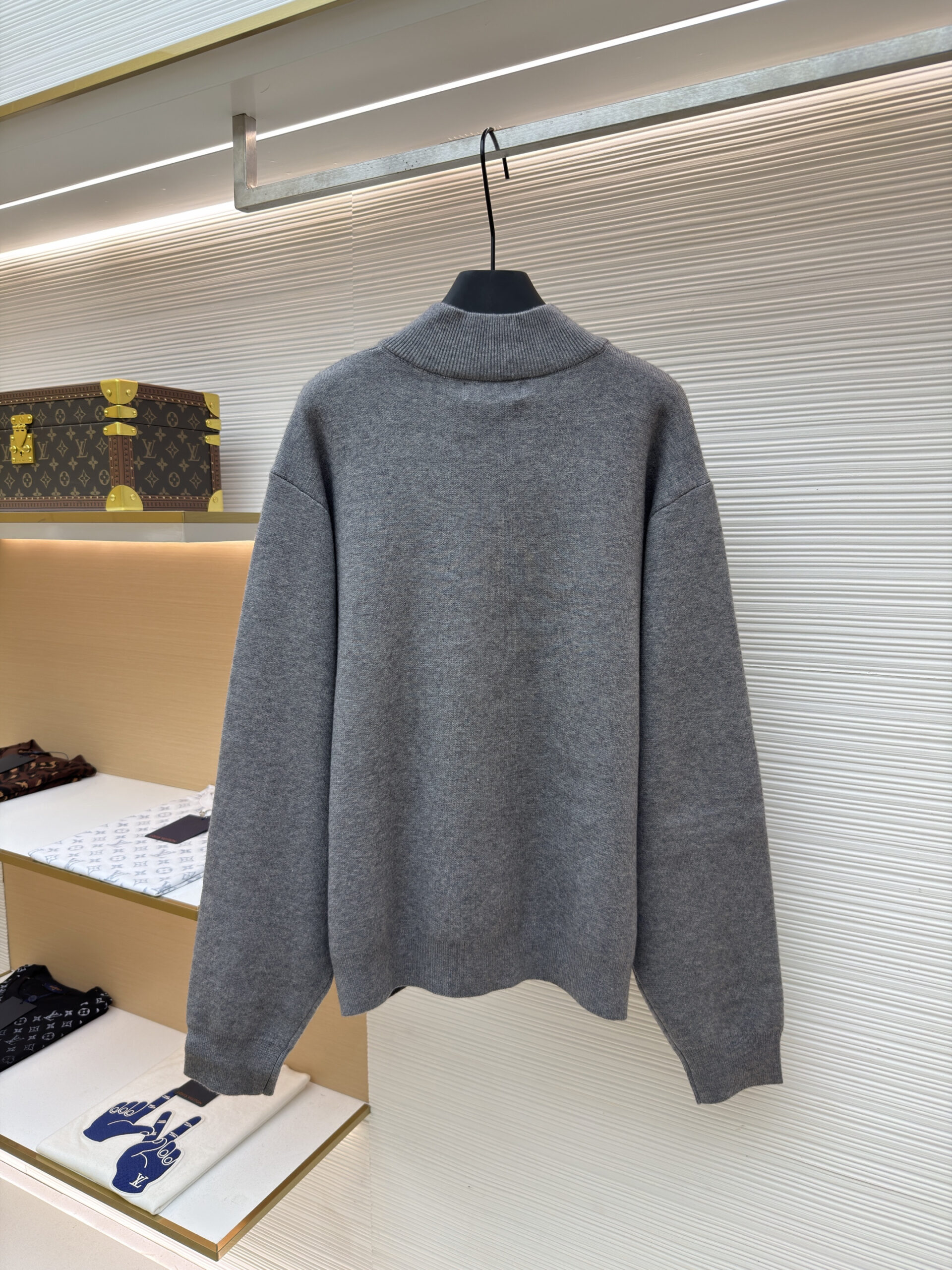 Alternative view of MiuMiu