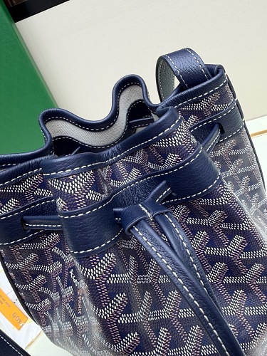 Alternative view of bag