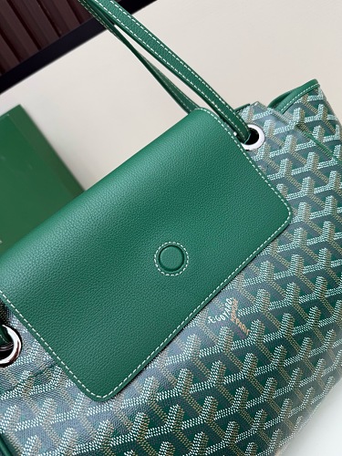 Alternative view of bag
