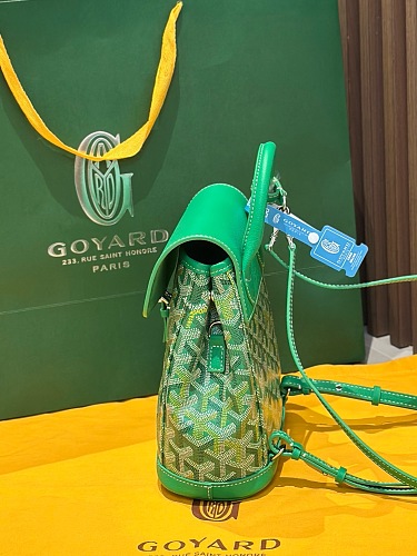 Alternative view of bag