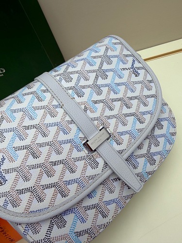 Alternative view of bag
