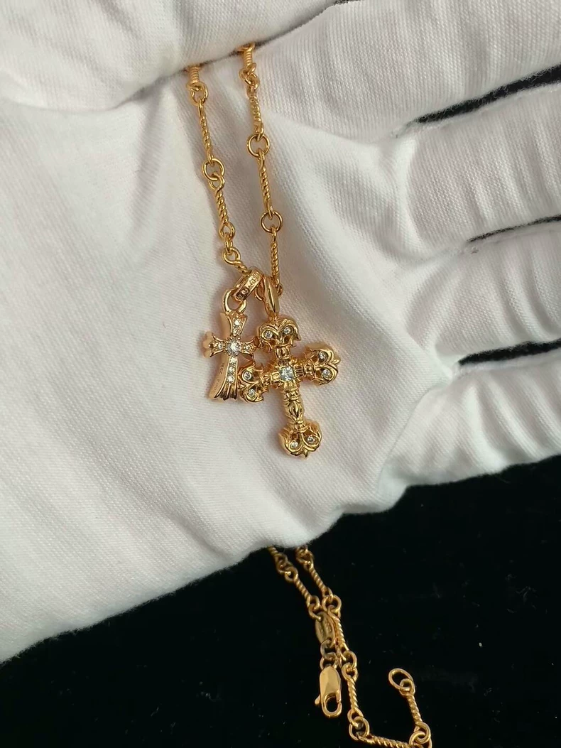 Alternative view of necklace