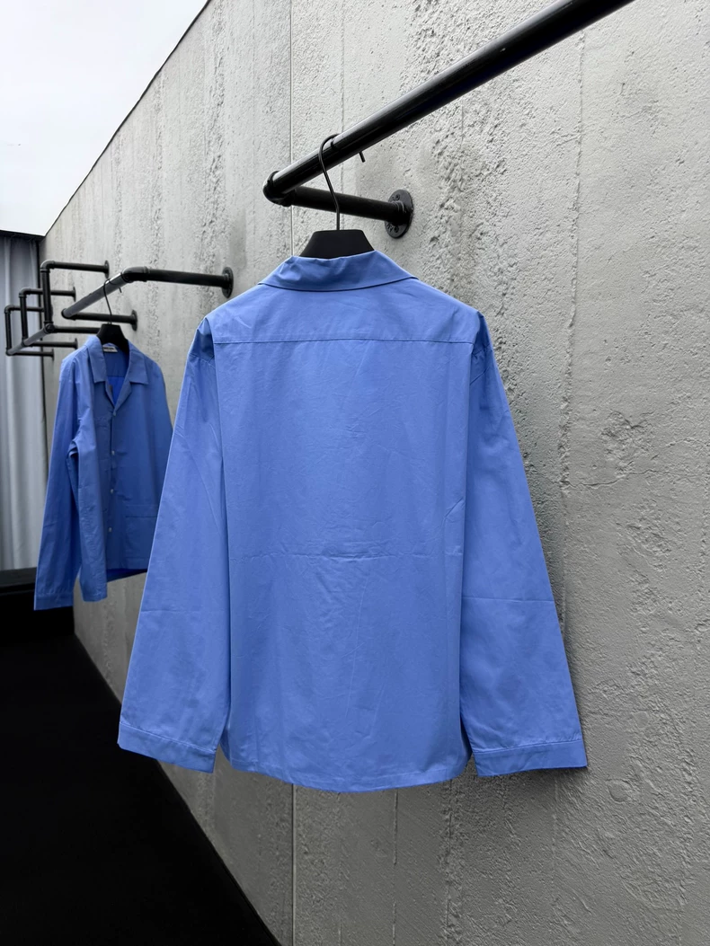 Alternative view of MiuMiu